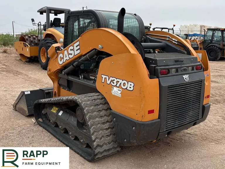 2023 Case TV370B tracked skid steer loader photo 3