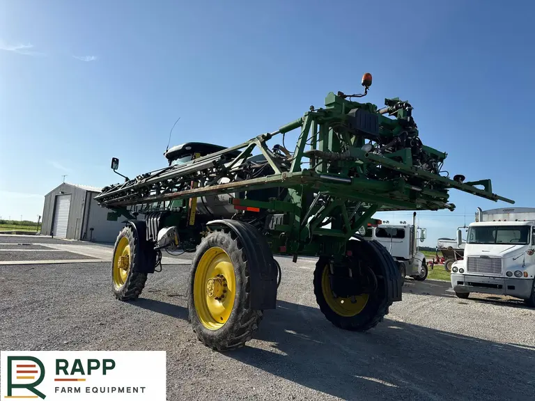 2014 John Deere R4038 sprayer photo 3