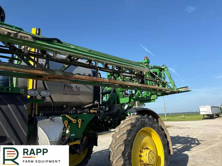 2014 John Deere R4038 sprayer photo 11